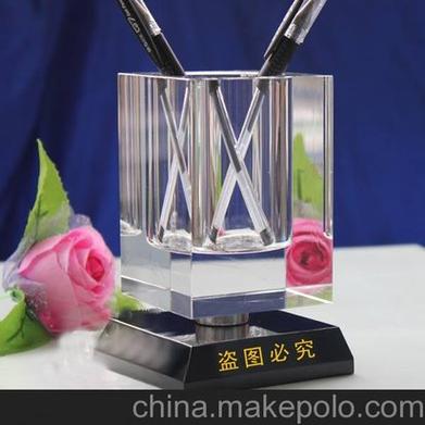 水晶制品定制全指南 奖杯、烟灰缸、授权牌厂家选择与工艺解析